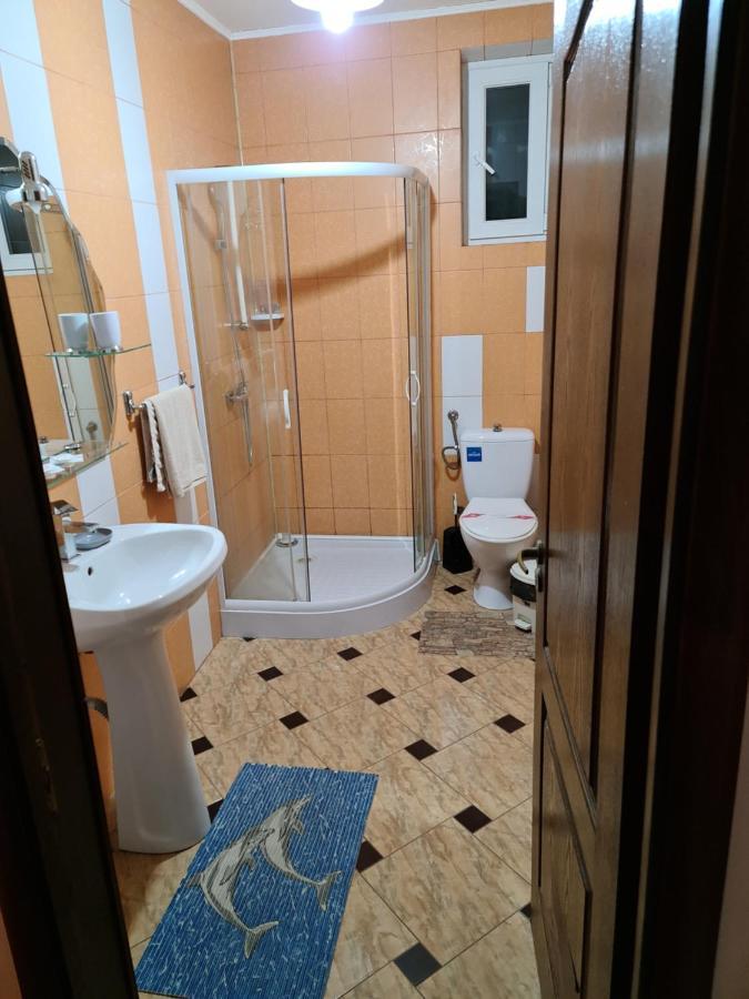 Pensiunea Caraiman Servicii De Cazare Codlea Buitenkant foto